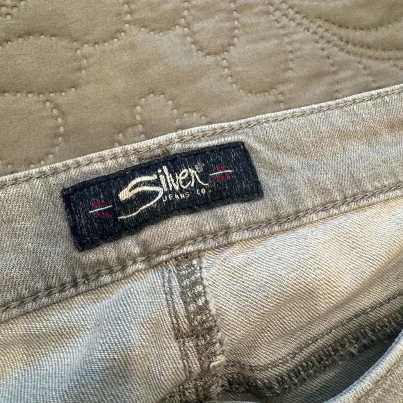 Silver Jeans Light Gray Straight Leg Denim - Picture 3 of 6